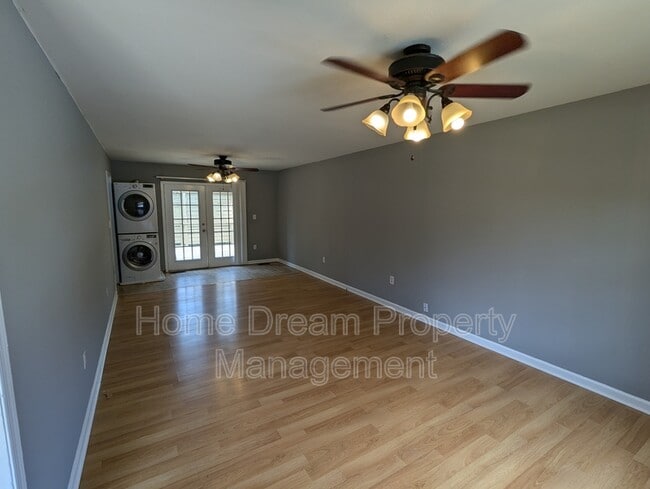 Building Photo - 11605 Rutherford Dr