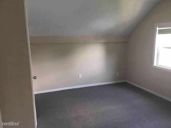 Building Photo - 3 br, 1 bath House - 26 E League St
