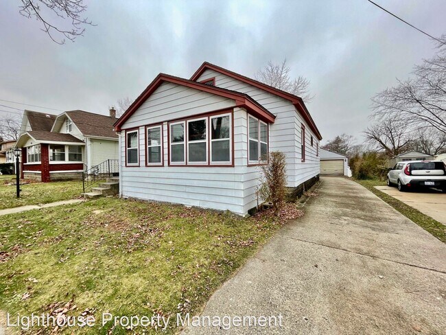 Foto del edificio - 3 br, 1 bath House - 2033 Rowe Ave NE