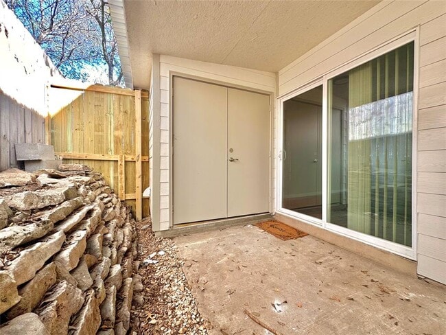 Building Photo - 1200 Banister Ln