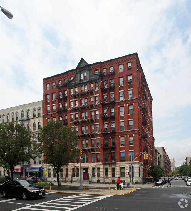 Foto principal - 2030 Adam Clayton Powell Boulevard