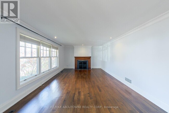 Building Photo - 1171 Colborne Ct