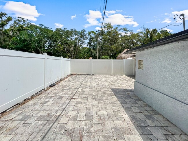 Building Photo - 3675 Prudence Dr