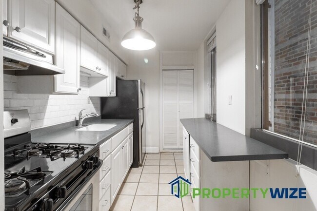 Building Photo - 726 S Wolfe St