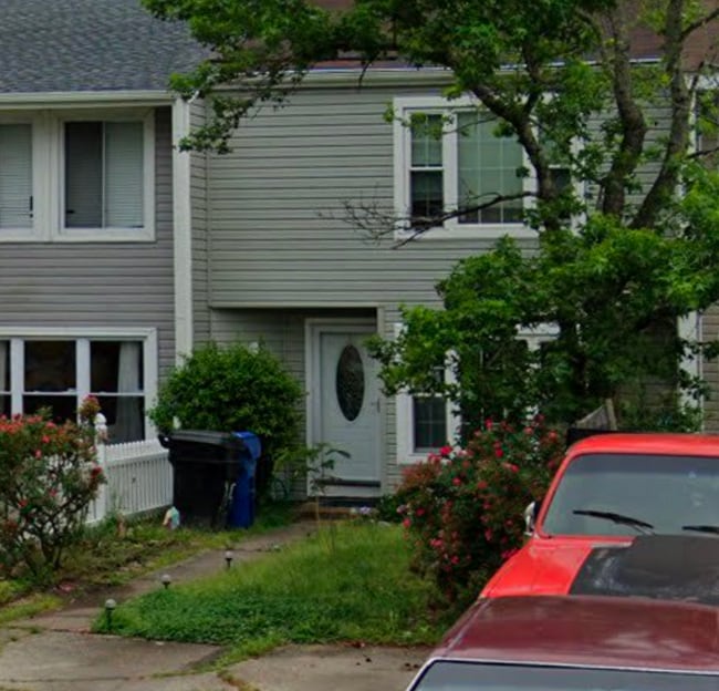 old look at front of home - 215 Thalia Trace Dr