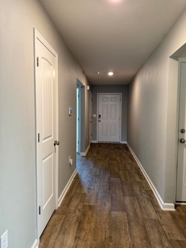 Building Photo - 905 Merganser Way