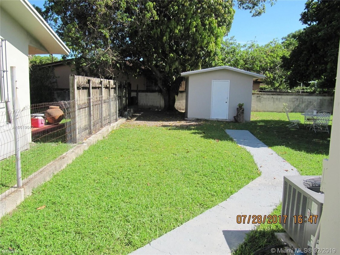 2 br, 1 bath - 2920 SW 3rd St - 2 br, 1 bath  - 2920 SW 3rd St