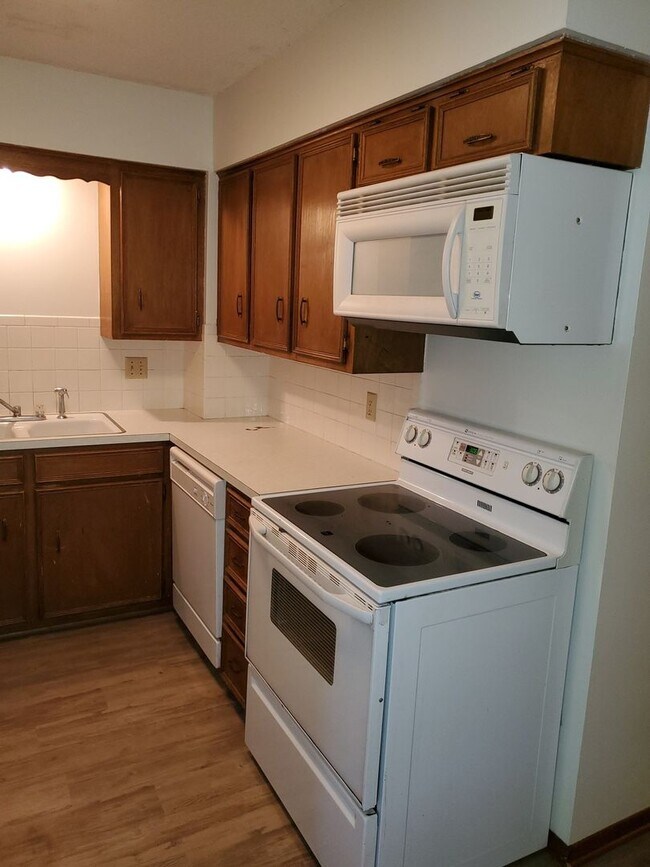 Foto del edificio - 1230 N Edwards