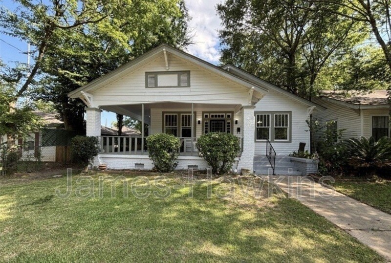 Primary Photo - 2232 St Charles Ave