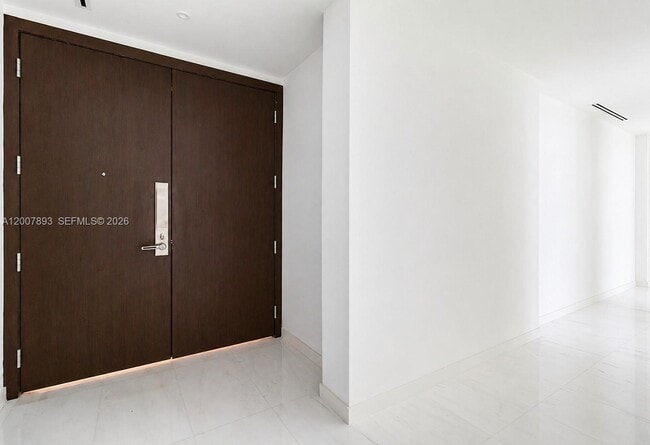 Foto del edificio - 300 Biscayne Blvd Way