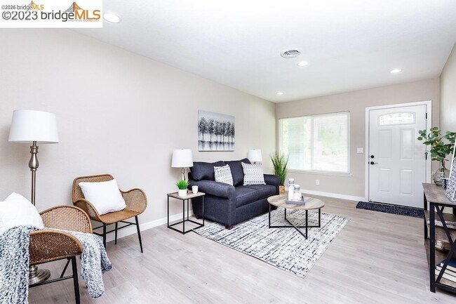 Foto del edificio - 10132 Rockingham Dr