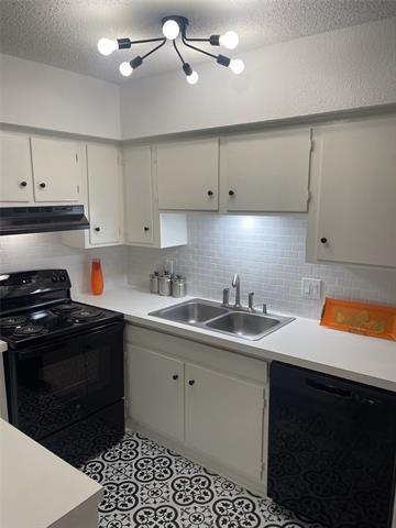 Building Photo - 5212 Fleetwood Oaks Ave