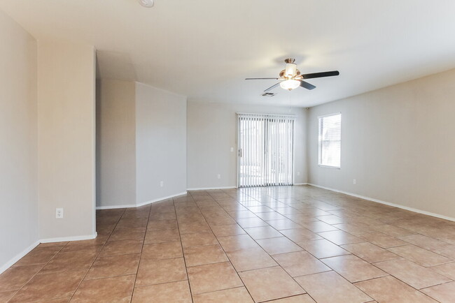Foto del edificio - 7907 N 53rd Dr