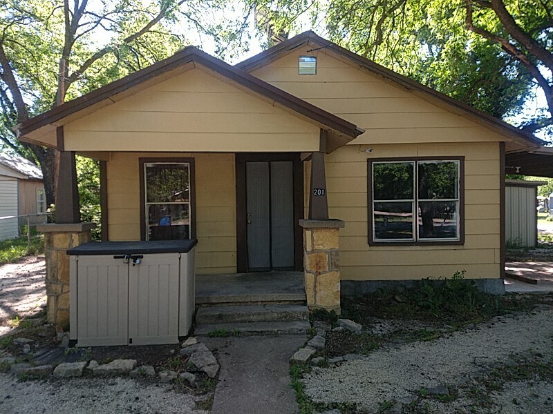 201 Elm St, Clyde, TX 79510 House Rental in Clyde, TX