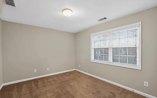 Foto del edificio - 2732 Silver Hill Terrace SE