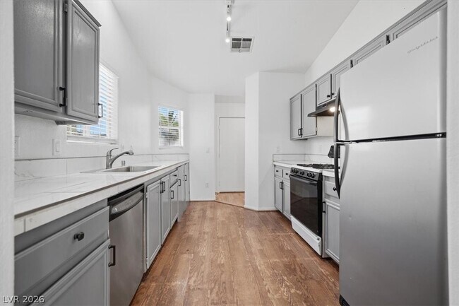 Foto del edificio - 5437 Silent Path Way