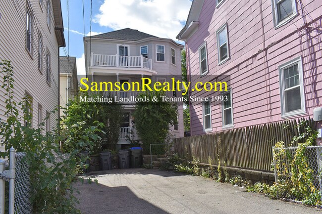 Building Photo - 329 Williams St