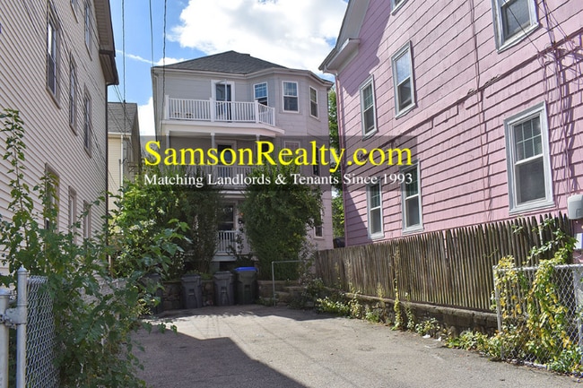 Building Photo - 329 Williams St
