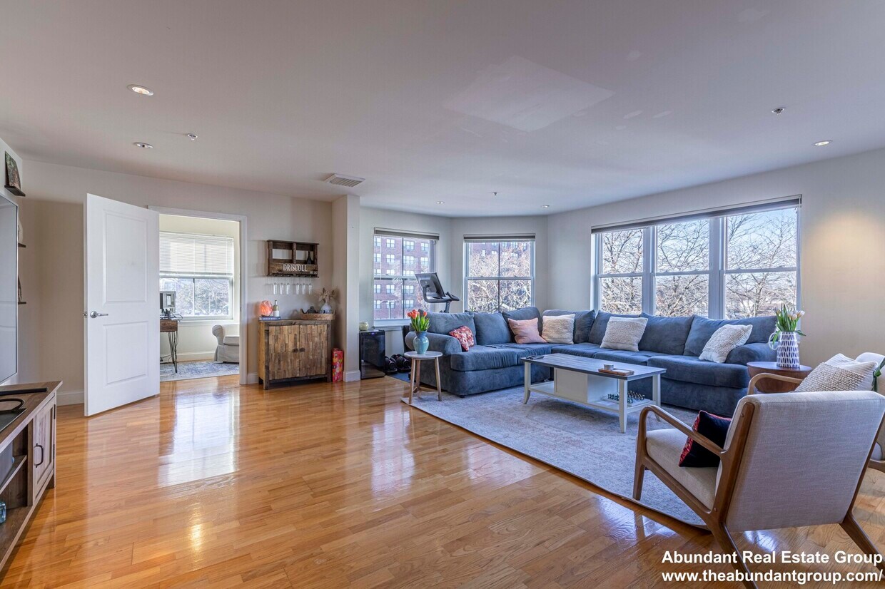 318 Rindge Ave Unit 201, Cambridge, MA 02140 Condo for Rent in Cambridge, MA