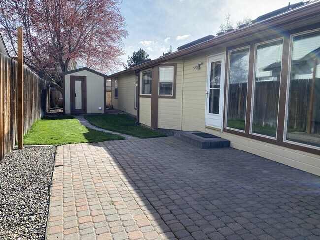 Foto del edificio - 9835 W Alliance Dr