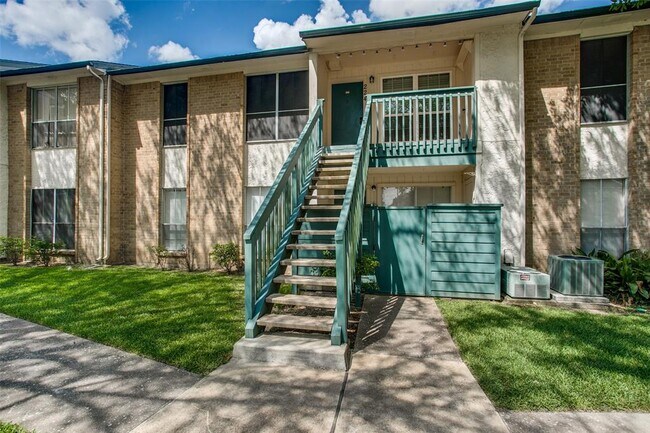 Building Photo - 250 El Dorado Blvd