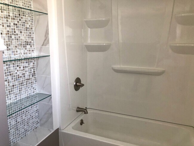 Building Photo - 47 Parkin St