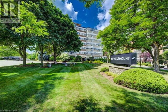Photo du bâtiment - 45 Westmount Rd N