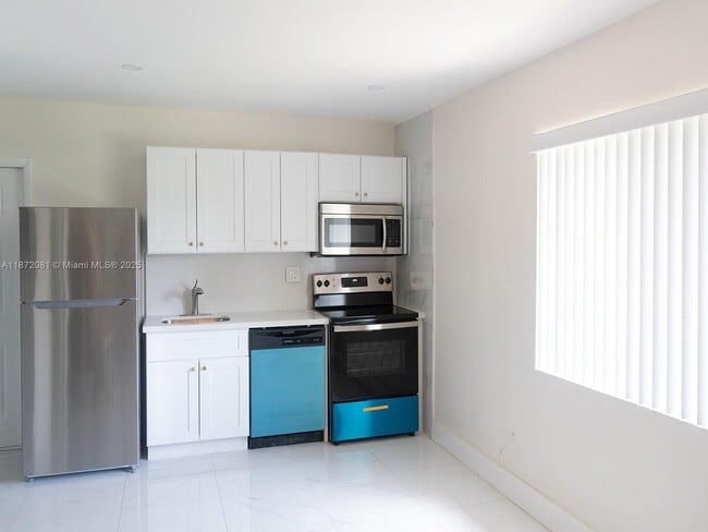 Building Photo - 612 NW 10th Terrace