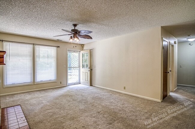 Building Photo - Central Hot Springs Village/Home/Unfurnished