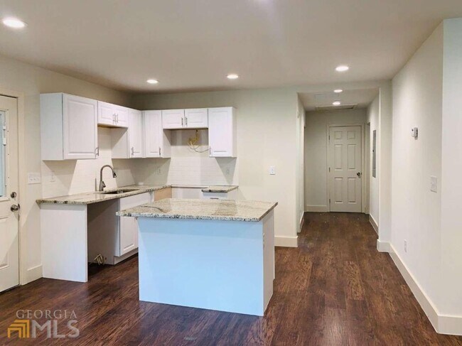 Foto del edificio - 364 Brooks Ave SW