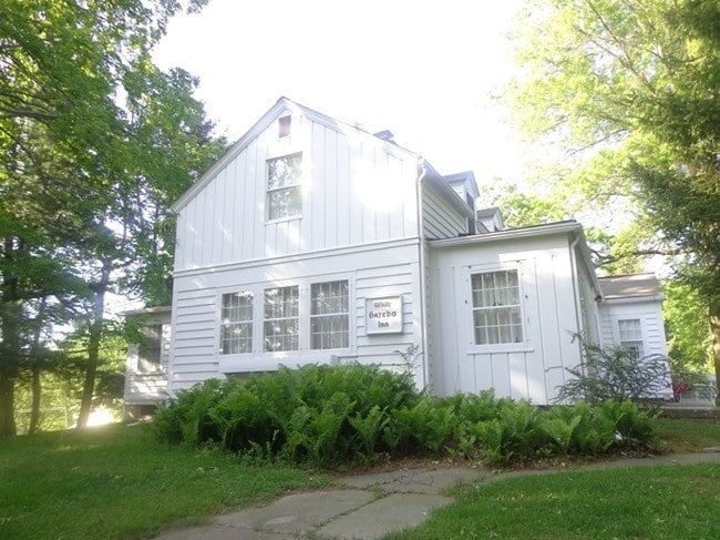 151 E Main St - 151-153 W Main St