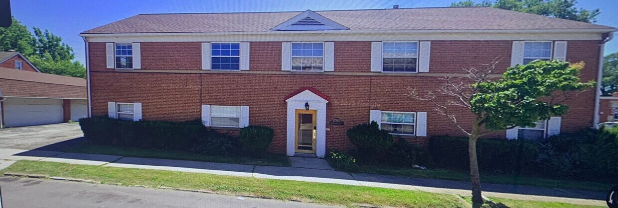 Foto principal - 17902 Lake Shore Blvd