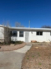 Building Photo - 2340 Avenida de las Campanas