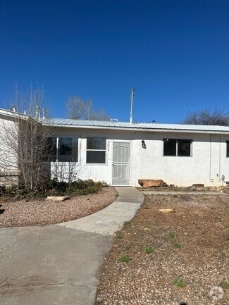 Building Photo - 2340 Avenida de las Campanas