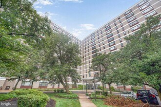 Building Photo - 4600 Duke St