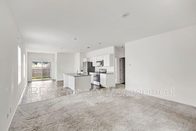 Foto del edificio - 475 Pender Woods Dr