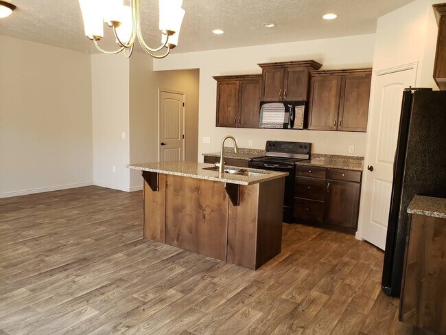 Foto del edificio - Gorgeous 3 bedroom 2.5 baths with great am...