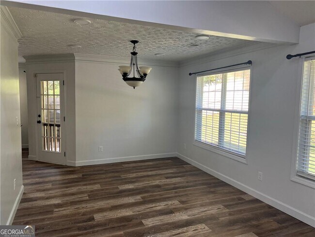 Foto del edificio - 1523 Hayden Mill Way