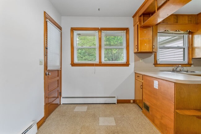 Foto del edificio - 1313 Giles Rd