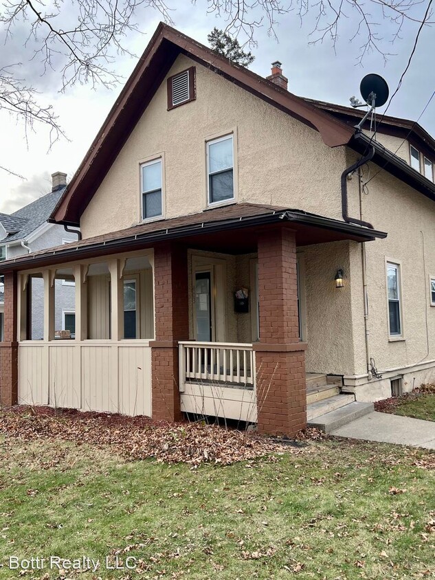 Primary Photo - 3 br, 1.5 bath House - 403 Washington St