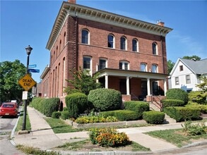 Building Photo - 94 Averill Ave