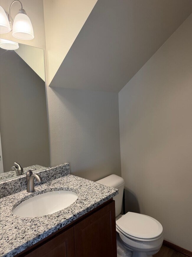 Foto del edificio - 352 Hammond Ln