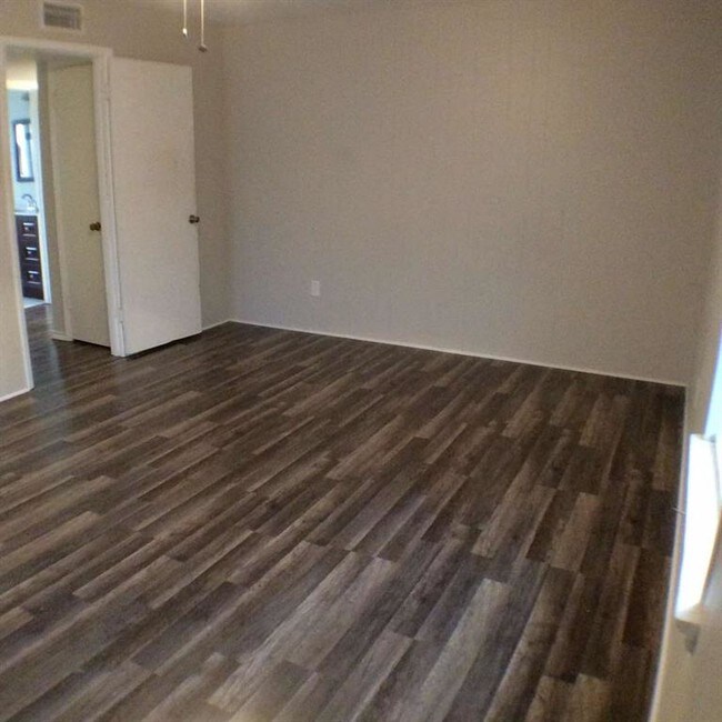 Building Photo - 8413 Gibbs Dr