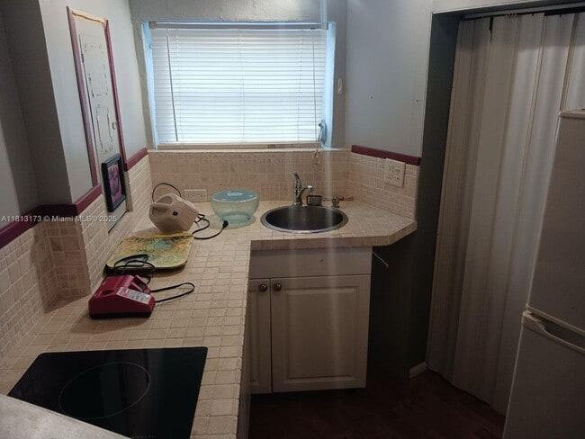 Foto del edificio - 8010 SW 19th St