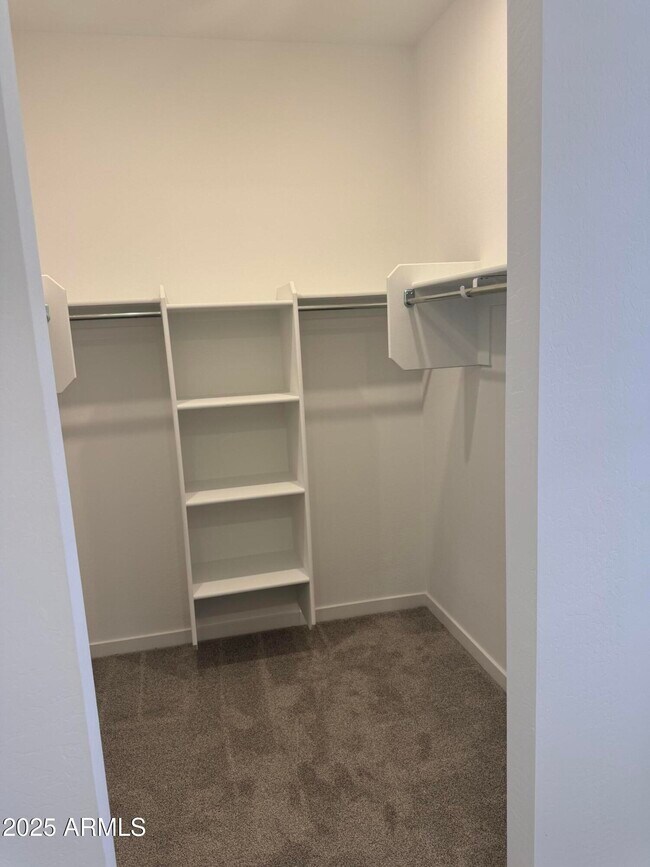 Foto del edificio - 17586 W Monroe St