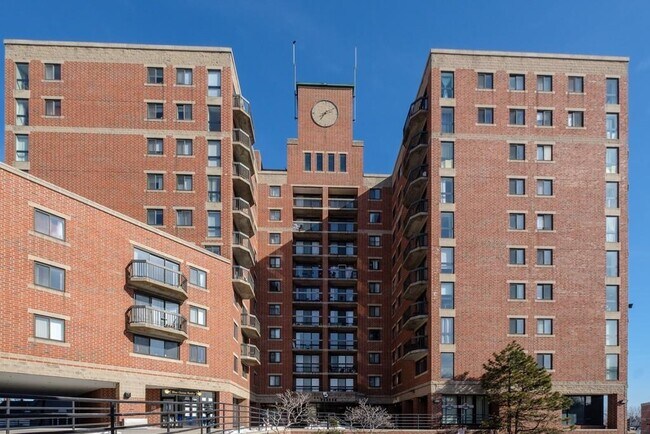 Foto del edificio - 15 North Beacon St