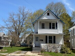 Building Photo - 172 Kingsboro Ave