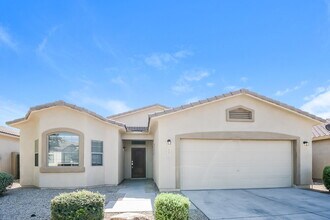 Building Photo - 15425 N Poppy St