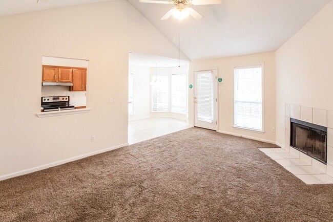 Building Photo - 3920 Paramount Cove