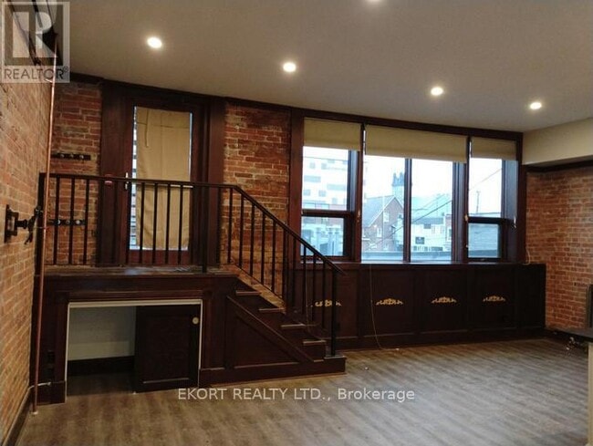 Building Photo - 251 Front St